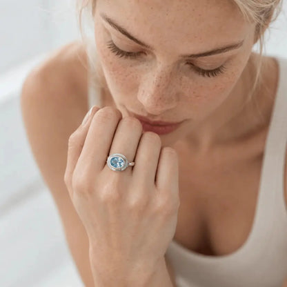 Oval-cut Sky Blue Topaz gemstone Ring - Avery