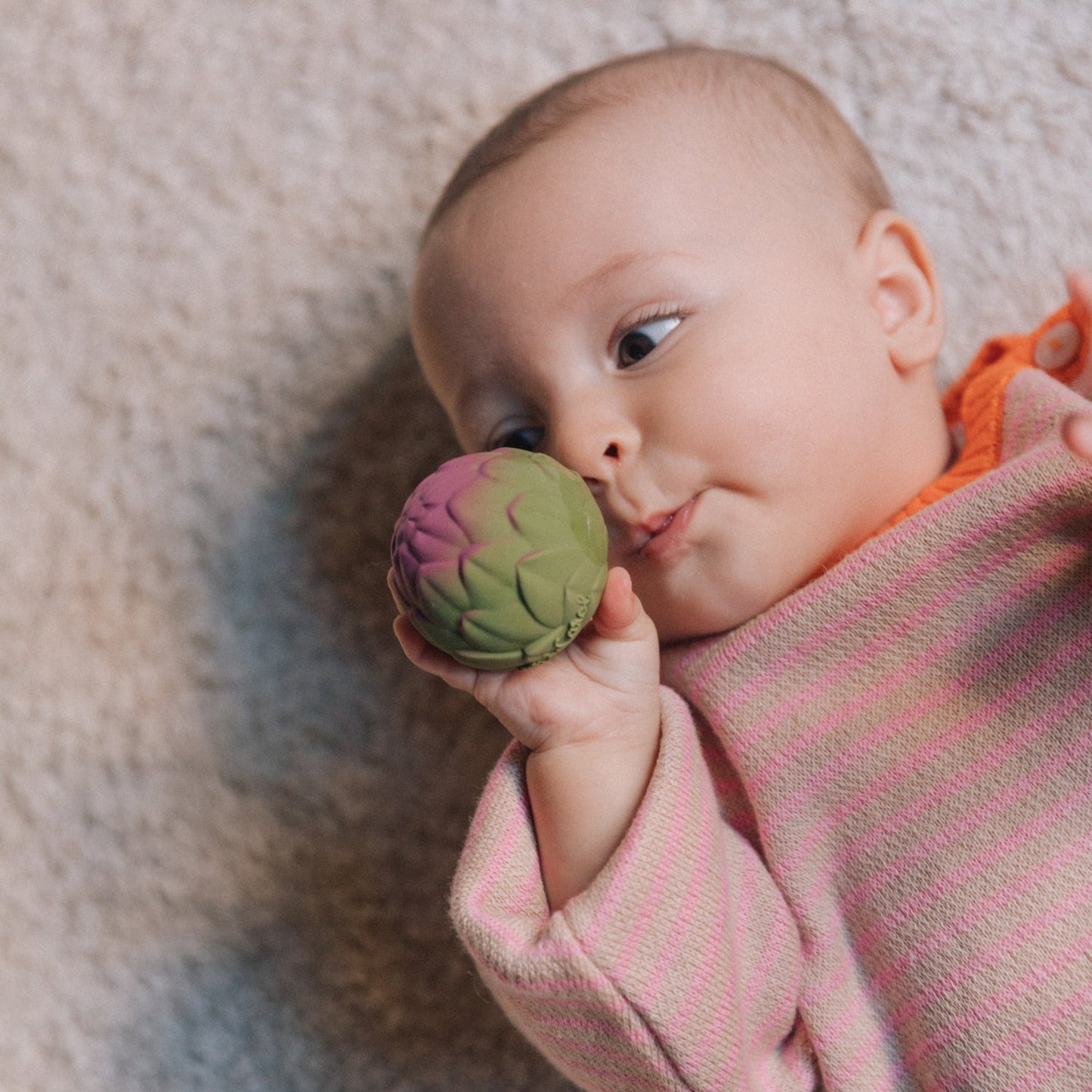 Balle sensorielle pour bébé Oli &amp; Carol, soupe aux légumes