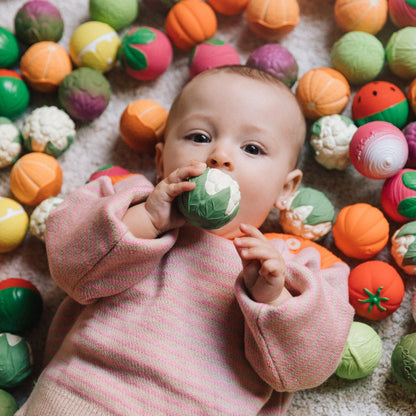 Balle sensorielle pour bébé Oli &amp; Carol, soupe aux légumes
